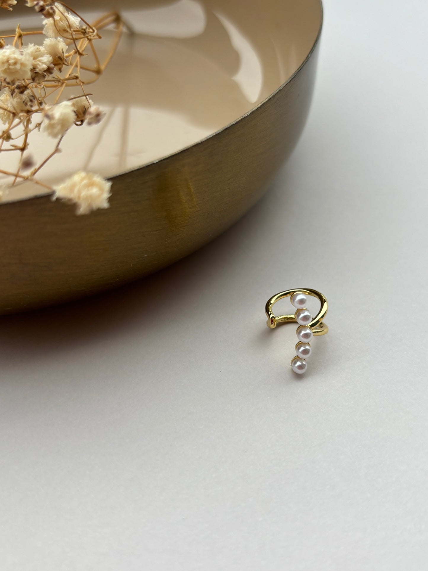 Ear cuff Pearl